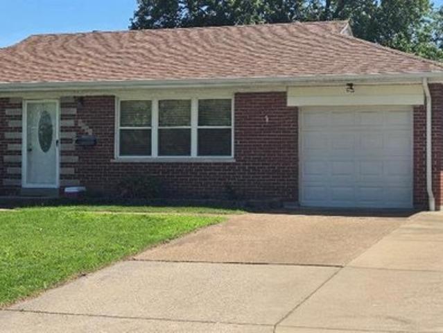 House for sale in New Hampshire Hills, Affton
