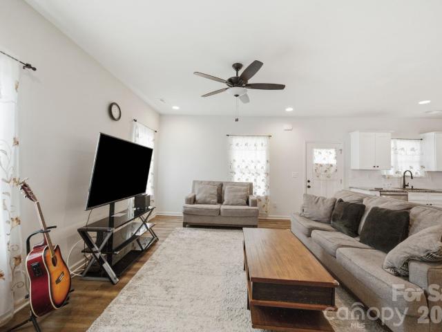 House for sale in Crestdale Crossing, Matthews