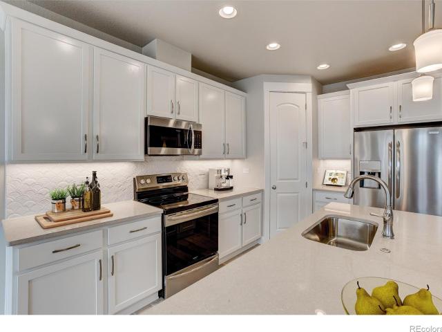 Townhouse for sale in Highland Meadows, Windsor