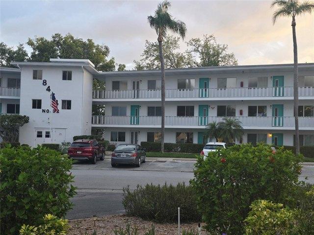 Condo for sale in Seminole, Florida