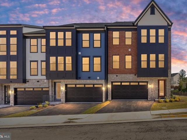 Townhouse for sale in Virginia