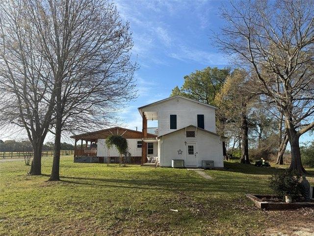 House for sale in Montalba, Texas