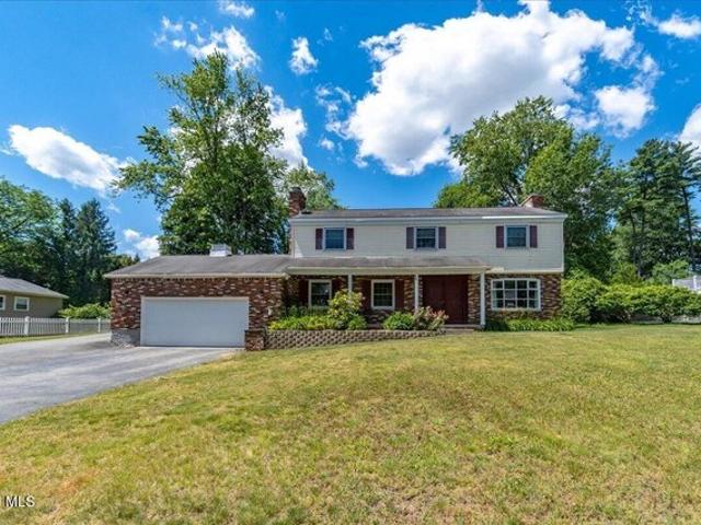 House for sale in Niskayuna, New York