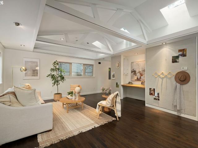 House for sale in McVey - South Shore, Lake Oswego