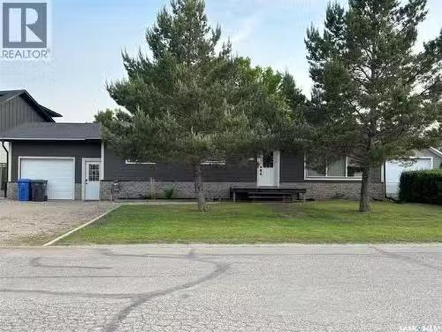 House for sale in Oxbow