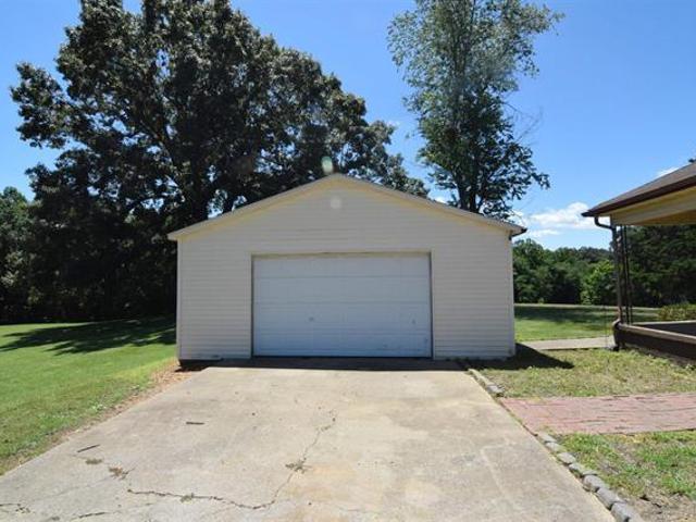 House for sale in Mayfield, Kentucky