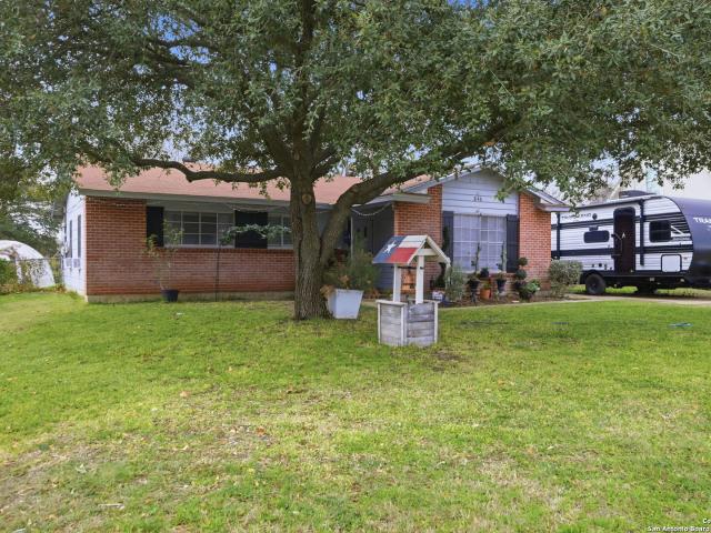 House for sale in Universal City, Texas