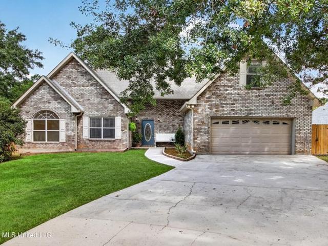 House for sale in Diamondhead, Mississippi