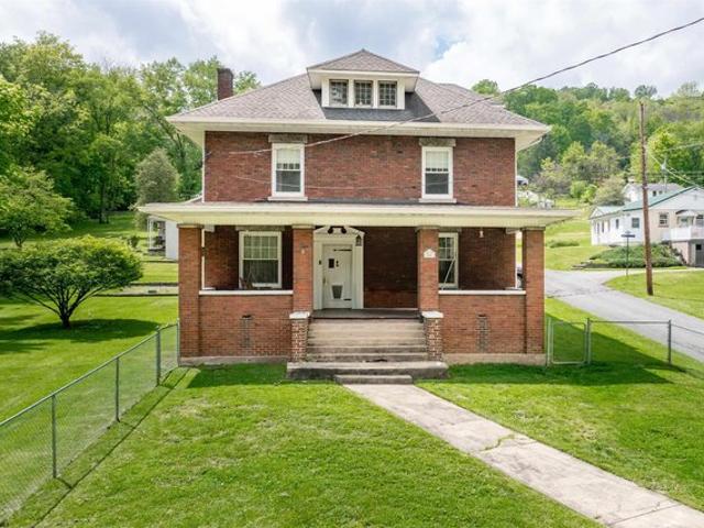 House for sale in Grafton, West Virginia