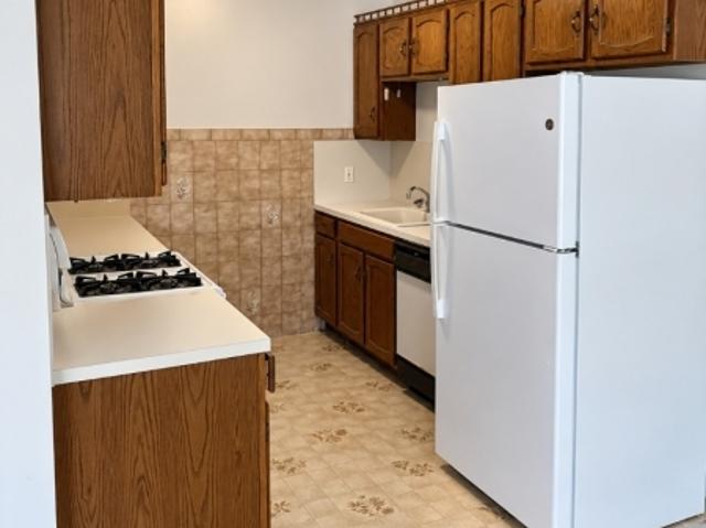 Condo for sale in Lyndhurst, Bergen County
