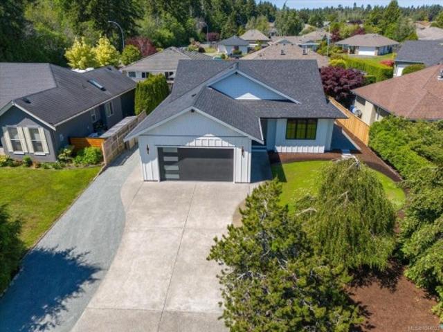 House for sale in Qualicum Beach, British Columbia