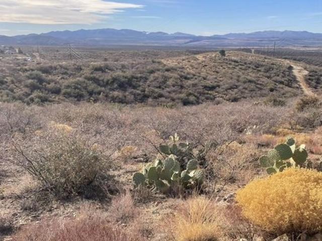Land for sale in Kirkland, Arizona