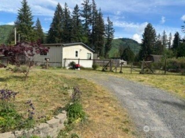 House for sale in Deming, Washington