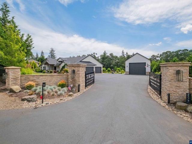 House for sale in Oregonia