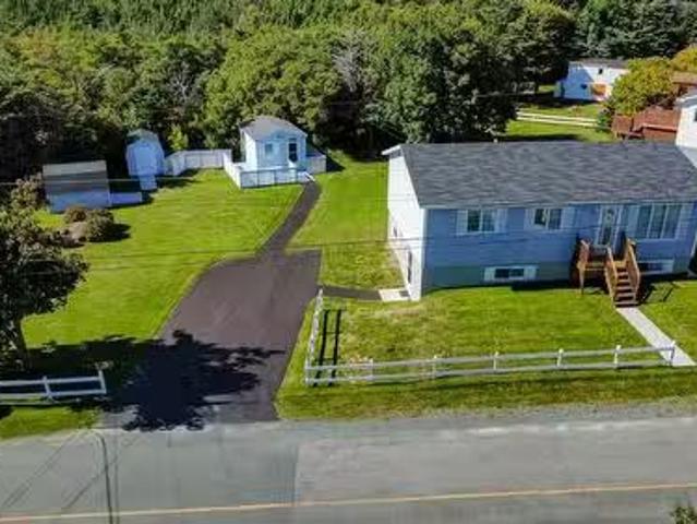 House for sale in Pouch Cove, Newfoundland And Labrador