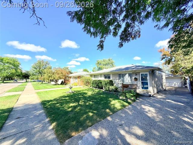 House for sale in Center Line, Macomb County