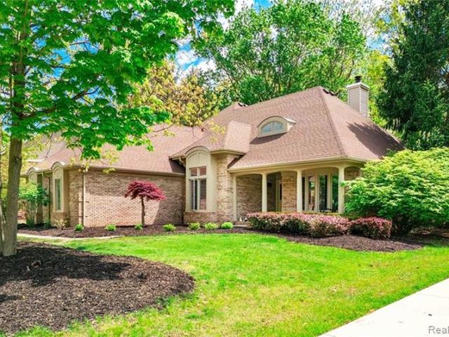House for sale in Grosse Ile, Michigan