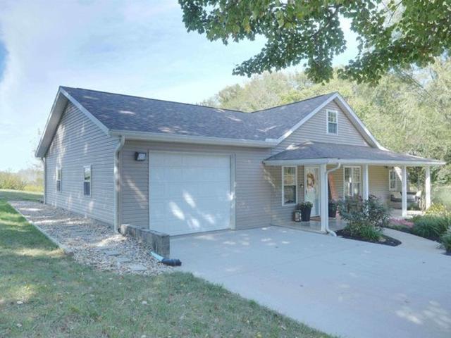 House for sale in Cannelburg, Daviess County
