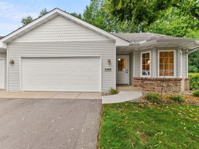 Townhouse for sale in Chanhassen, Minnesota