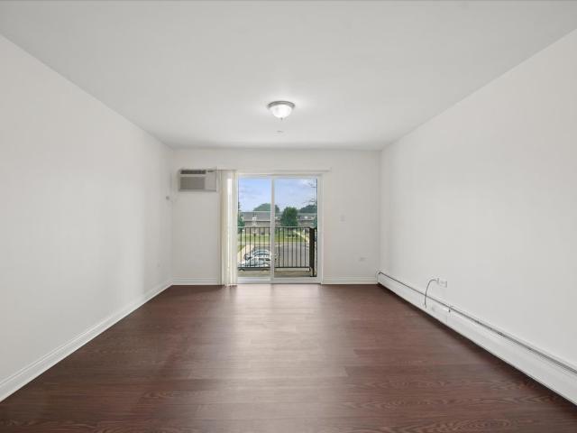Condo for sale in Prospect Heights, Illinois