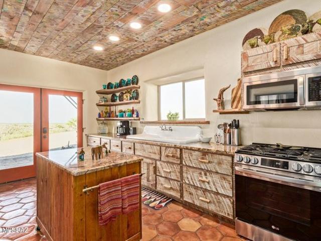 House for sale in Vail, Arizona