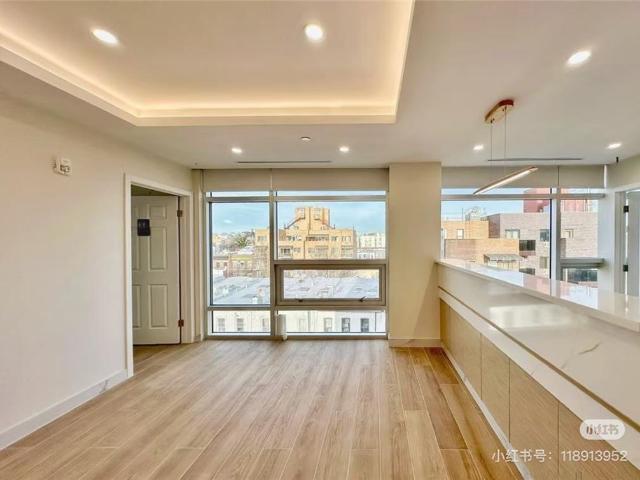 Commercial for sale in Arverne, New York