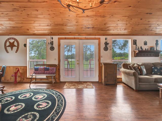 House for sale in Milam, Texas