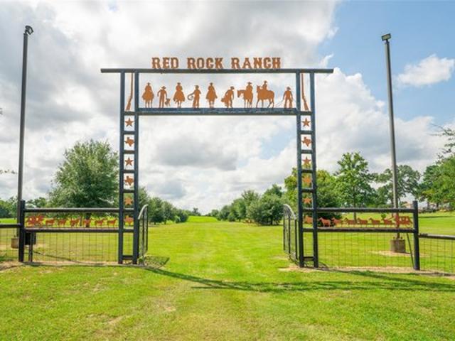 House for sale in Milam, Texas