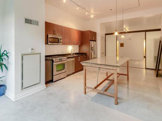 Condo for sale in Canoga Park, California