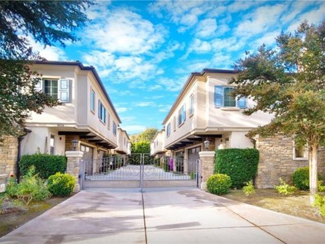 Townhouse for sale in Arcadia, California