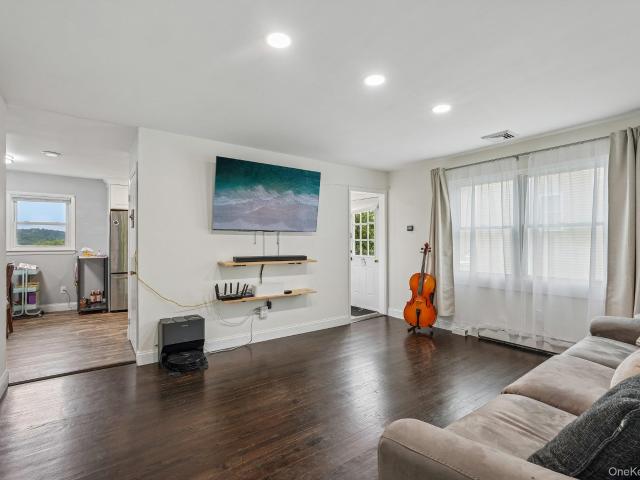 House for sale in Thornwood, New York