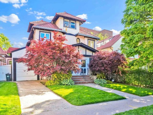 House for sale in Queens, Arverne