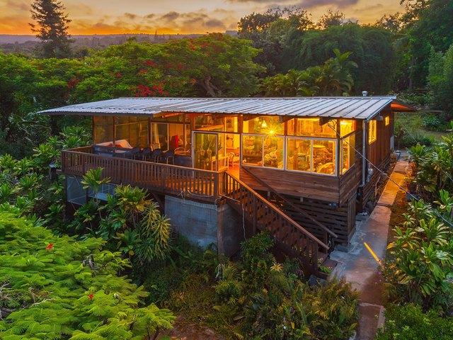 Farm for sale in Captain Cook, Hawaiʻi County