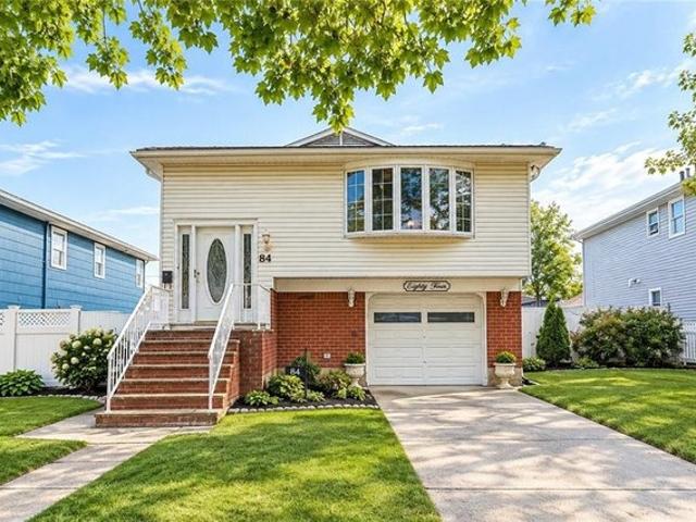 House for sale in Staten Island, New York