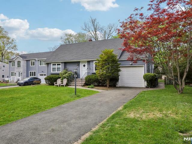 House for sale in Fair Lawn, New Jersey