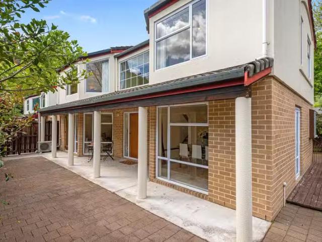 House for sale in Chaslands, Canterbury