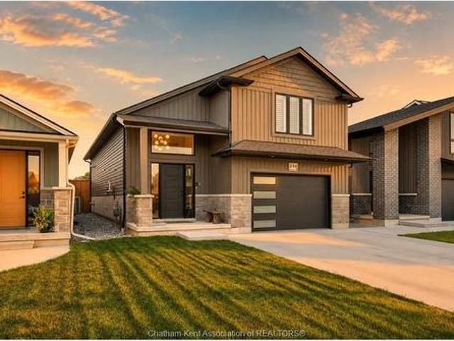 House for sale in Chatham–kent, Ontario