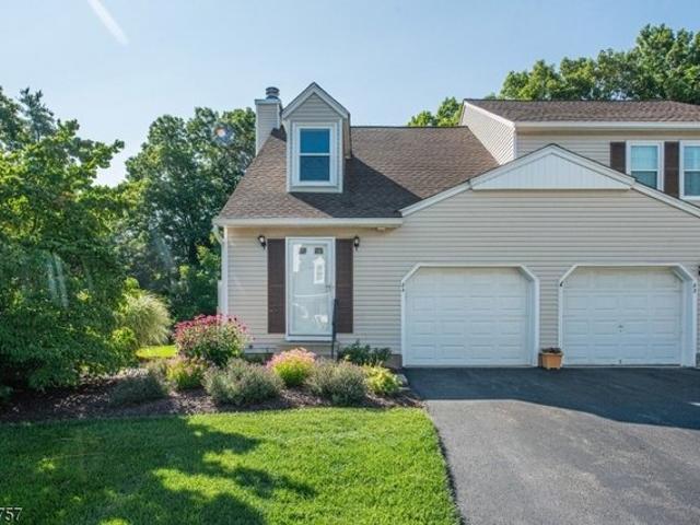 Condo for sale in Newton, New Jersey