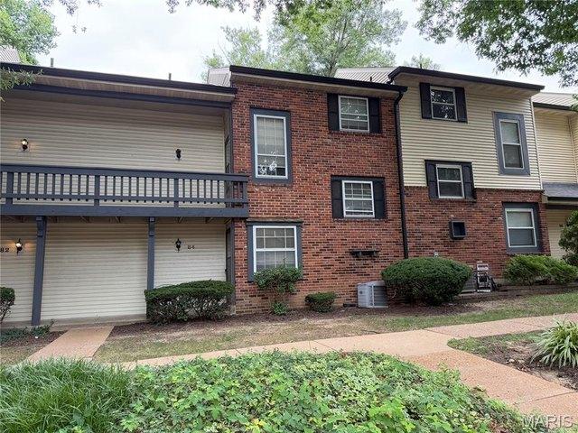 Condo for sale in Chesterfield, Missouri