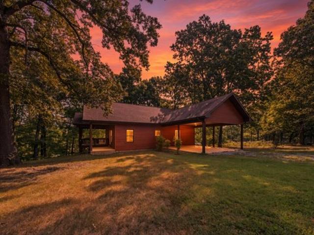 House for sale in Koshkonong, Missouri