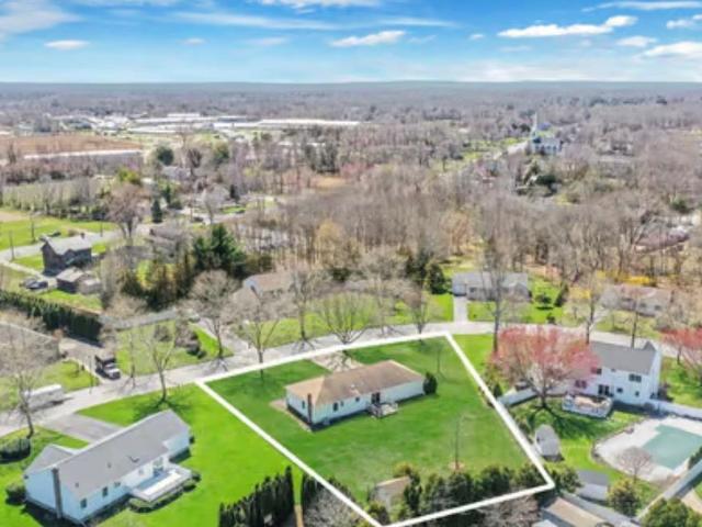 House for sale in Aquebogue, New York