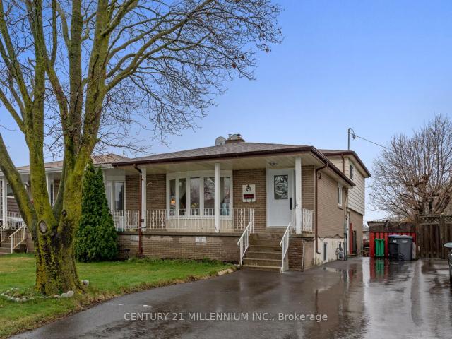 Duplex for sale in Georgina, Ontario