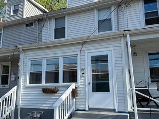 Townhouse for sale in Bordentown, New Jersey
