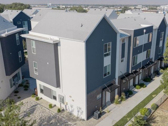 Townhouse for sale in Clearfield, Utah