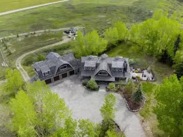 House for sale in Alberta