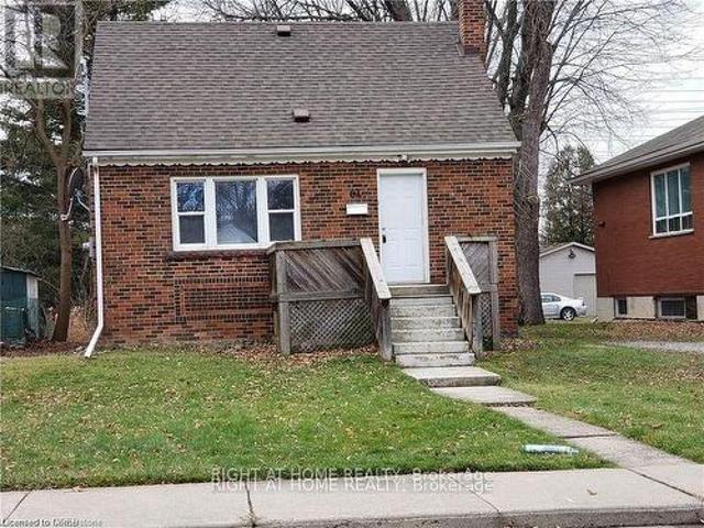 House for rent in Ancaster, Ontario