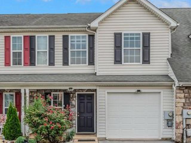 Townhouse for sale in Kearneysville, West Virginia