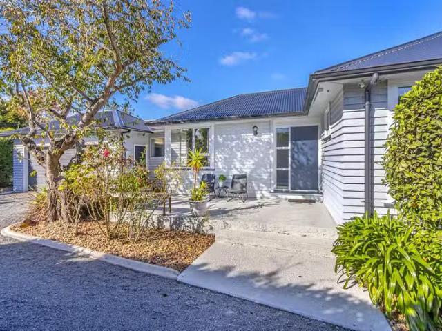 House for sale in Chaslands, Canterbury
