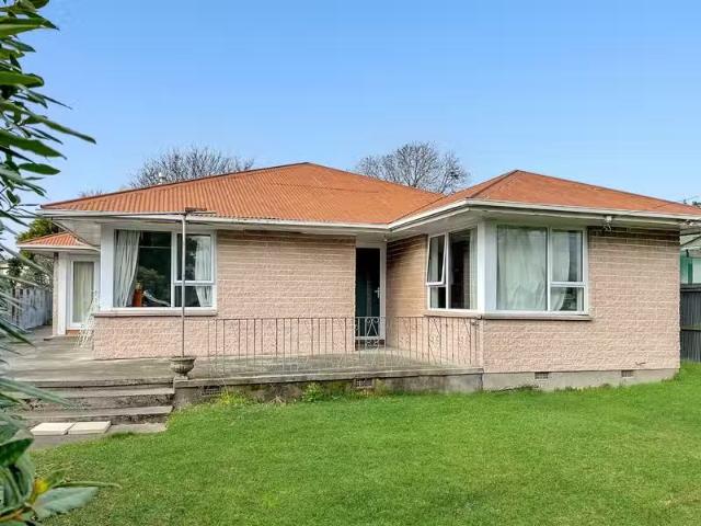 House for rent in Chaslands, Canterbury