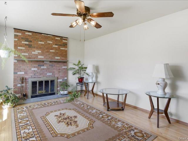 House for sale in Acra, New York